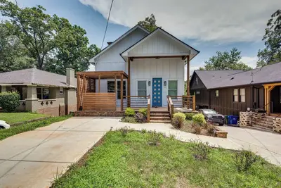 Image de Pet-Friendly Georgia Abode - Walk to Piedmont Park