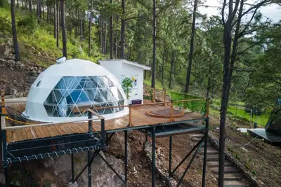 Image de Luxury Geodesic Eco-Dome in Nature: Exclusive Glamping in Tiny Pines - Sky Dome