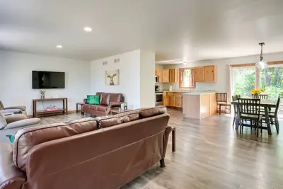 Image de Wooded Hancock Home Near Ski & Snowmobile Trails!
