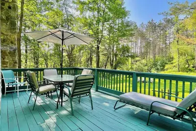 Image de This home offers a private escape for those seeking tranquility and nature