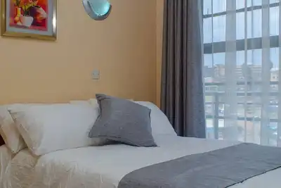 Image de Comfy living at The Moon Apartments. R603\n\n