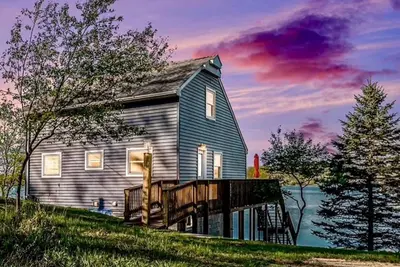 Image de Peaceful Retreat on Sapphire Lake!