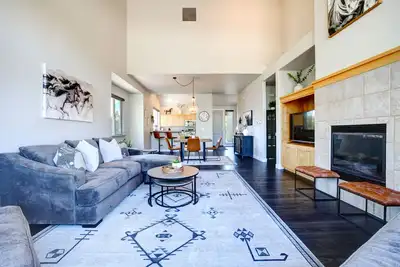 Image de Beautiful Eagle Crest Condo, Hot Tub, 2 Bed/2 Bath