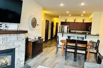 Image de Your relaxation destination in Sun Peaks at Stone's Throw!