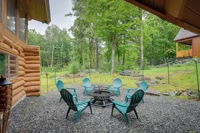 Image de Secluded Greenville Cabin: Walk to Moosehead Lake!