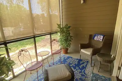 Image de Super nice and lovely 3 bed, 2 bath condo 1st floor with community pool.