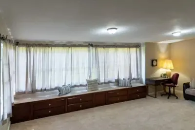 Image de Cozy & Cheerful 4 Bedroom Home Near Downtown