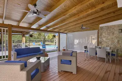 Image de New! Comfy Spacious Villa W\/ Pool, Jacuzzi, Bbq