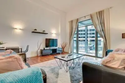 Image de Crown Apartments by Week2Week