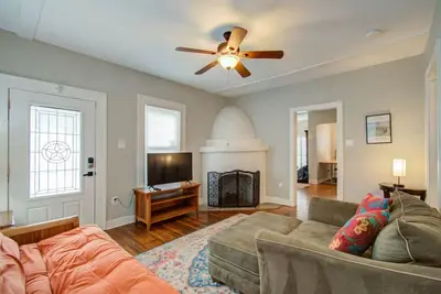 Image de 5 minutes from the Museums & the Med Center!