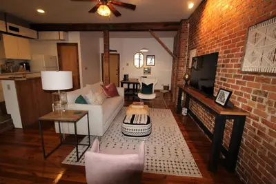 Image de Historic Condo in the Heart of Downtown Elizabeth City