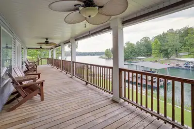 Image de Lakefront Horseshoe Bend Home w/ Boat Dock!
