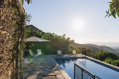 Image de Villa 10 personnes vue mer et montagne, piscine chauffée
