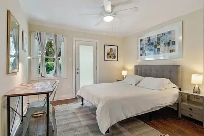 Image de Cute 2Bed Apt with patio close to French Quarter, with gated parking include