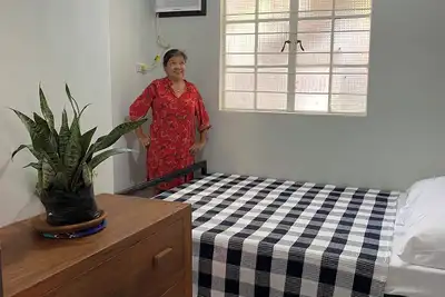 Image de Double Bedroom in a spacious two-storey beach house