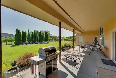 Image de West Richland Home w/ Vineyard & Mountain Views!