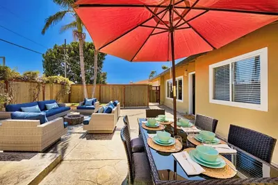 Image de La Jolla Dream! Amazing Location - Large Patio, Fire Pit and Parking!