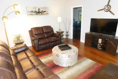 Image de The Flight. 5 Bedroom Near Airport