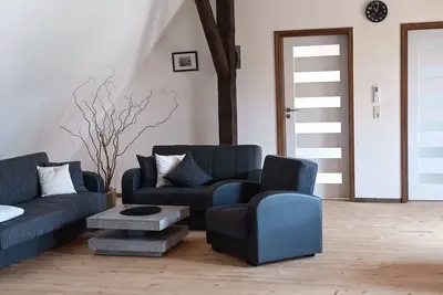 Image de Appartement \"Haus Beim Schloß\" avec terrasse privée, Wi-Fi et climatisation