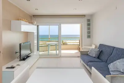 Image de Appartement \"Super Beach 2\" avec vue sur la mer, balcon et Wi-Fi