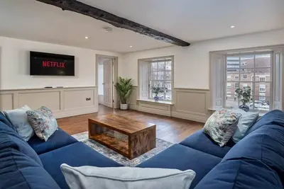 Image de With Parking -Historic-Charm, City Centre-Modern Comfort