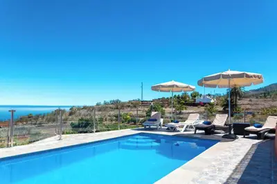 Image de Maison de vacances \"Casa La Viña\" avec vue sur la mer, piscine privée et Wi-Fi