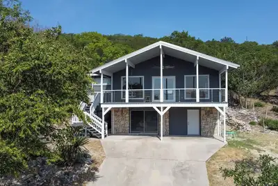 Image de Four bedroom with hot tub and views!