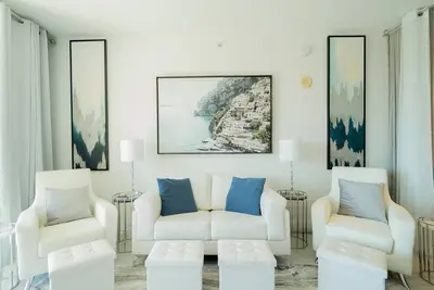 Image de Spring Deals! The Serenity by the Sea Suite - Casa Costa 316s, 1bd w/ 2 Murphy beds, Beach, Shops