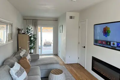 Image de Cozy 2 Bed Townhome in Redondo Beach with Private Backyard