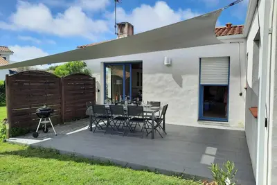 Image de spacieuse maison familiale au calme pour 8 personnes proche de toutes commodités