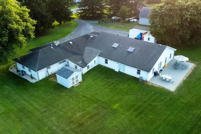 Image de Delaware City oasis|Indoor Heated Pool