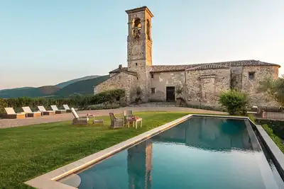 Image de Villa à San Giovanni Del Pantano avec 10 chambres à coucher, 20 couchages