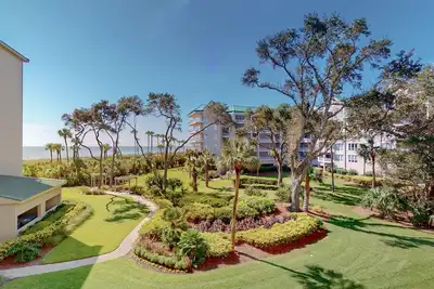 2 Bedroom Second Floor Oceanfront Condo