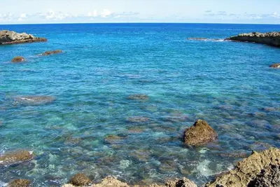 Image de North Shore Paradise- Close to some of the Best surfing