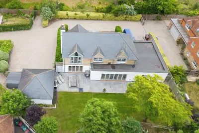 Image de Luxury and Spacious 5 bed House, 5 Minutes Walk From Bosham Estuary
