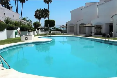 Image de Chalet en 1ª Línea de Playa, en la Costa del Sol. ideal Familas, mascotas Aceptadas
