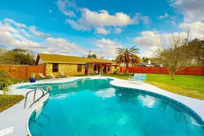 Image de Back yard Oasis Pensacola