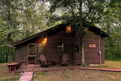 Image de Secluded pet friendly cabin on 40 acres with frontage on the Kettle River