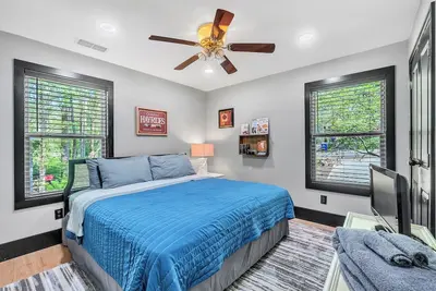Image de Family friendly & near downtown Greenville!