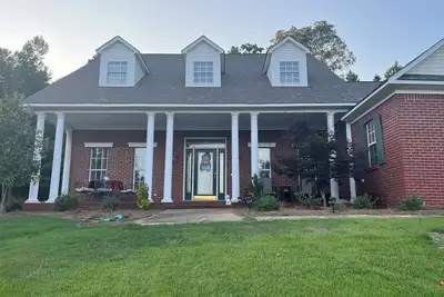 Image de Family Friendly Home 4 mi to The Vaught Huge Game Room Perfect for Entertaining