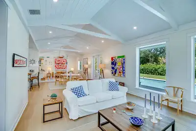 Image de Vero Beach - Stunning  Beachside Pool Home Sleeps 6