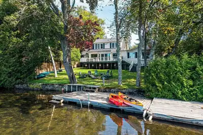 Image de Lake House | 6 Bed, 6 Bath