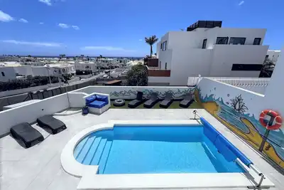 Image de 3 bedroom villa, sleeps 6, with private pool in Puerto del Carmen