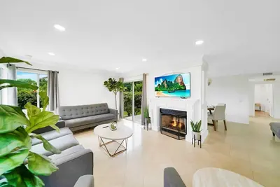 Image de Sleek & Modern! Ocean Views! Walk to Beach! Pool & Patio! Str23-0052