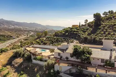 Image de 4 chambres à coucher à Torrox