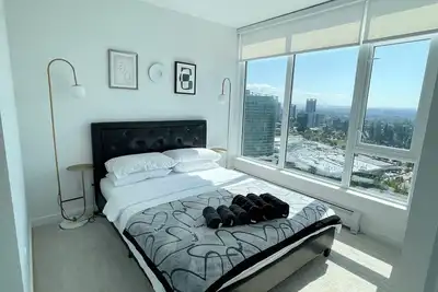 Image de High Level New 2 Br near Skytrain with Great View