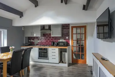 Unique Cottage 2 bed Flat Headingley Leeds, Near to Leeds Universities and Shops