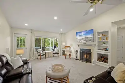 Image de Family size! Close to the resort! Outdoor firepit! Pet friendly!