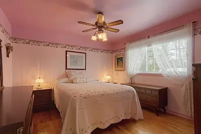 Image de 2 beds in private room A with free parking - 15 min downtown