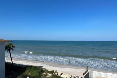 Image de 1/1 Ocean View Condo at Sandpiper. Watch rocket launches from the balcony!